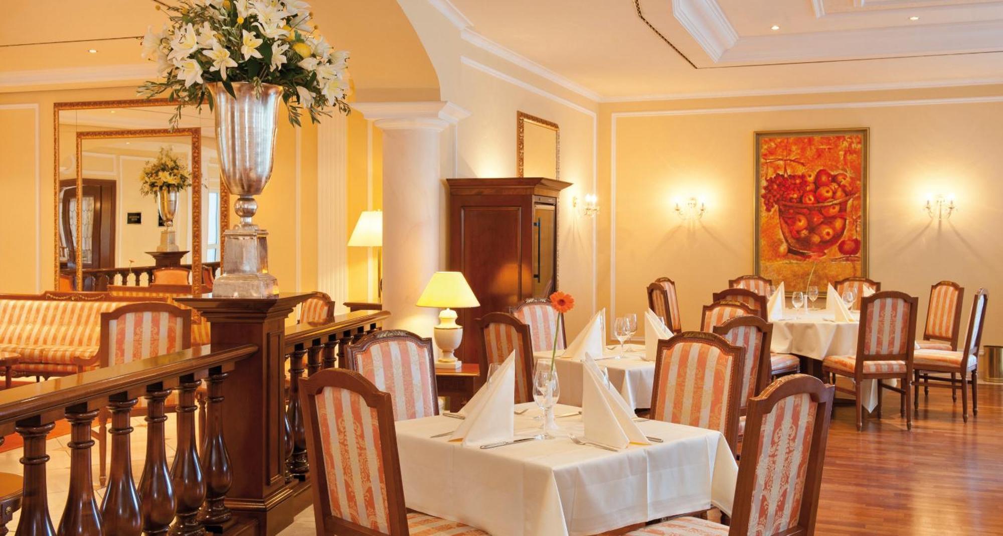 Victor'S Residenz-Hotel Ерфурт Екстериор снимка