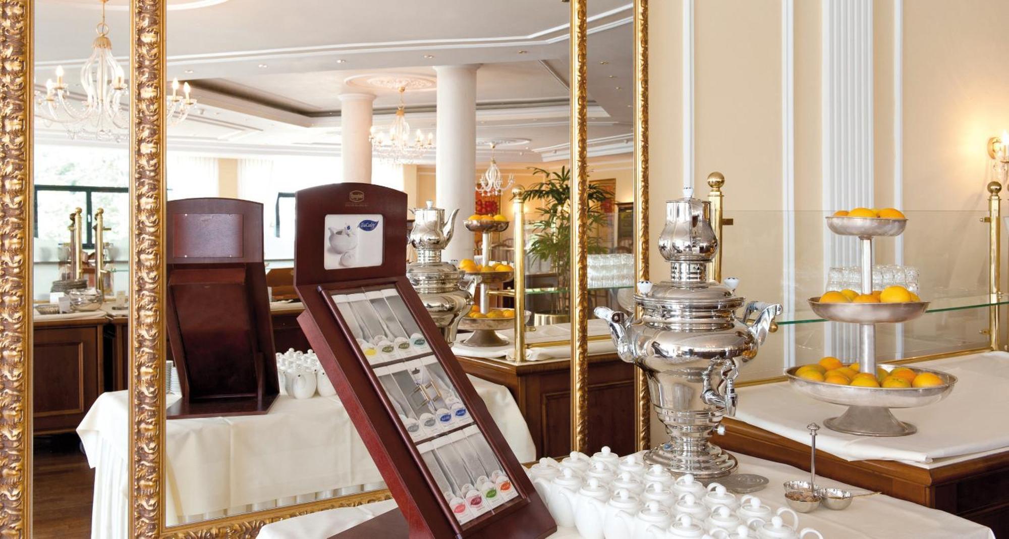 Victor'S Residenz-Hotel Ерфурт Екстериор снимка