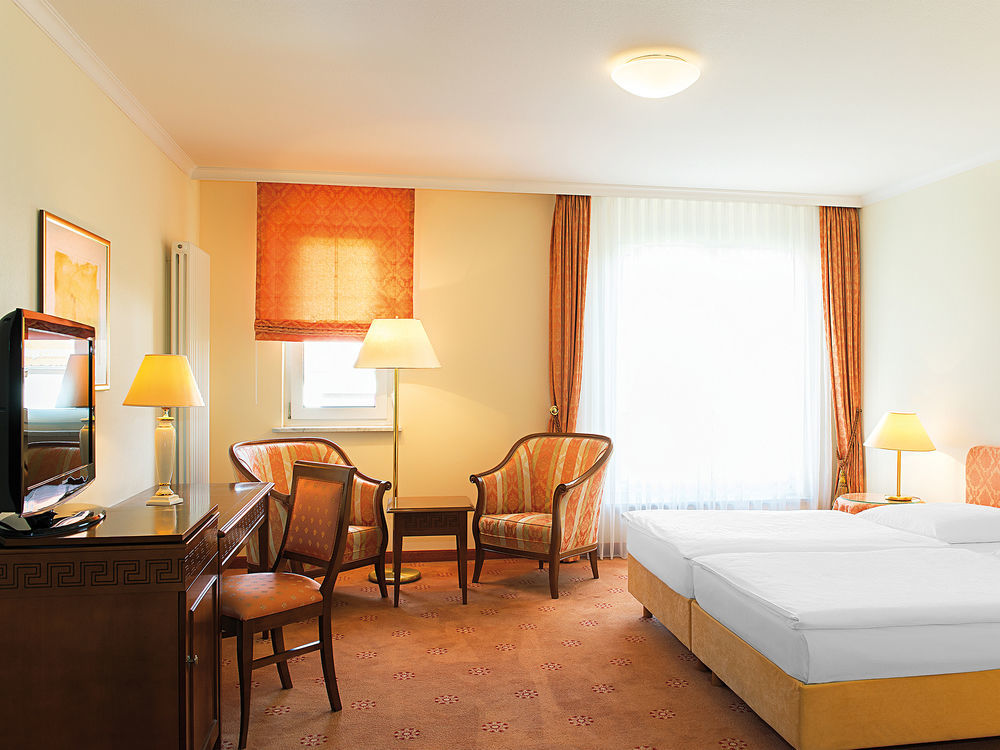 Victor'S Residenz-Hotel Ерфурт Екстериор снимка